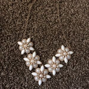 Very pretty necklace WORN ONCE